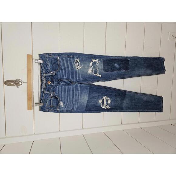 American Eagle Outfitters size 2 blue denim distressed & patched tomgirl jeans - Picture 1 of 6